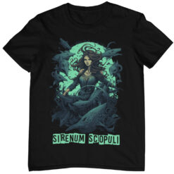 Das Bild zeigt ein schwarzes T-Shirt mit Gothic Meerjungfrau Design und dem Text "Sirenum Scopuli". Es wird verwendet, um einen Eindruck zu vermitteln, wie das reale Produkt letztendlich aussehen wird.