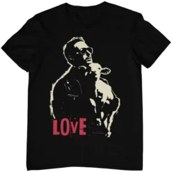 Schwarzes T-Shirt mit Tierliebe Design und dem Wort "Love"